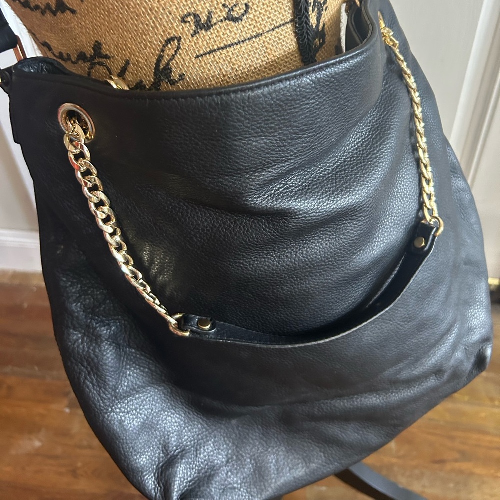 Michael Kors bag with gold chain strap - black